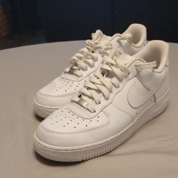 Nike Air Force One - Picture 5 of 17
